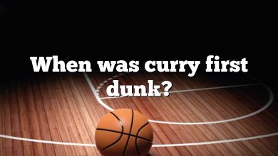 When was curry first dunk?