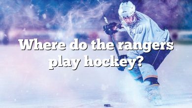 Where do the rangers play hockey?