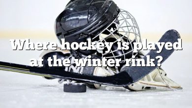 Where hockey is played at the winter rink?