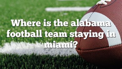 Where is the alabama football team staying in miami?