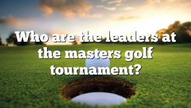 Who are the leaders at the masters golf tournament?