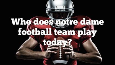Who does notre dame football team play today?