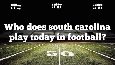 Who does south carolina play today in football?