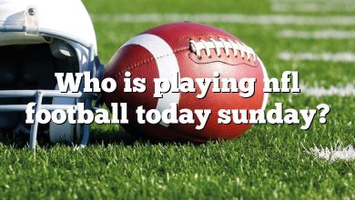 Who is playing nfl football today sunday?