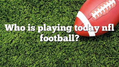 Who is playing today nfl football?