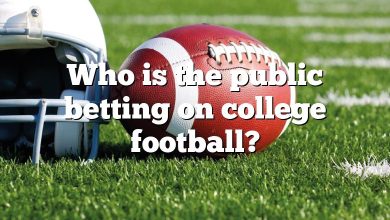 Who is the public betting on college football?