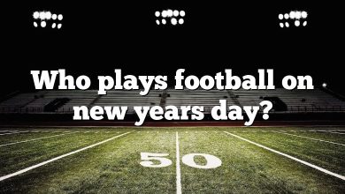 Who plays football on new years day?