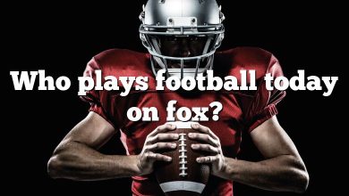 Who plays football today on fox?