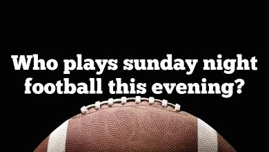 Who plays sunday night football this evening?
