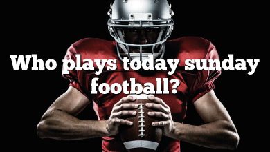 Who plays today sunday football?