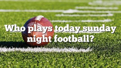 Who plays today sunday night football?