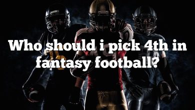 Who should i pick 4th in fantasy football?