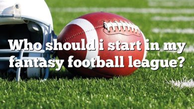 Who should i start in my fantasy football league?