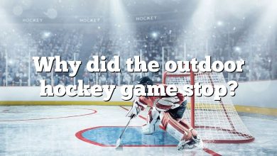 Why did the outdoor hockey game stop?