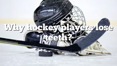 Why hockey players lose teeth?