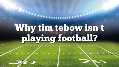 Why tim tebow isn t playing football?
